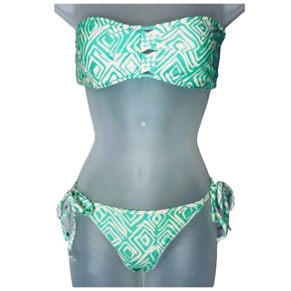 EIDON Two Piece Bikini Set - Picture 2 of 8